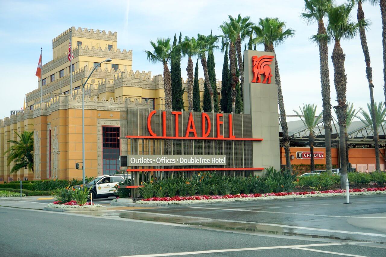 美國洛杉磯熱門OUTLET-Citadel Outlets